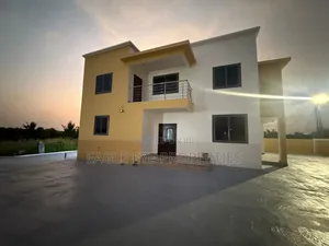 6bdrm House in Oyarifa for sale