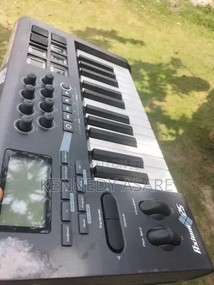 Axiom 25 Midi Keyboard and Pad