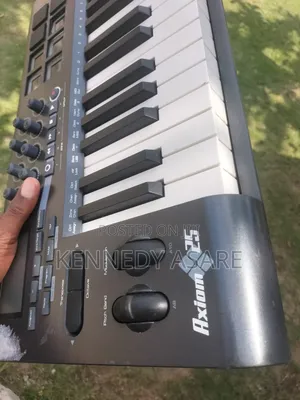 Axiom 25 Midi Keyboard and Pad