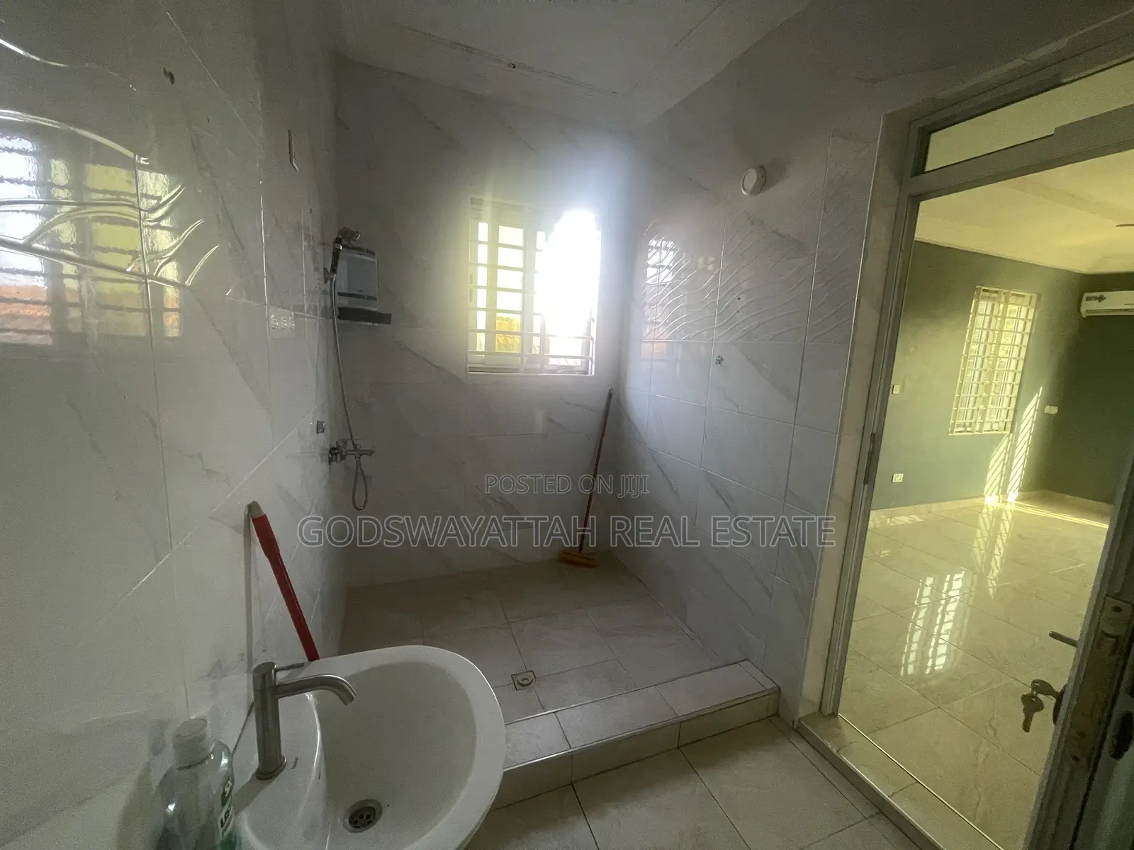 3bdrm Apartment in East Legon, Adjiriganor for rent