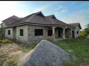 6bdrm House in Kenyasi Adwumam, Kumasi Metropolitan for sale
