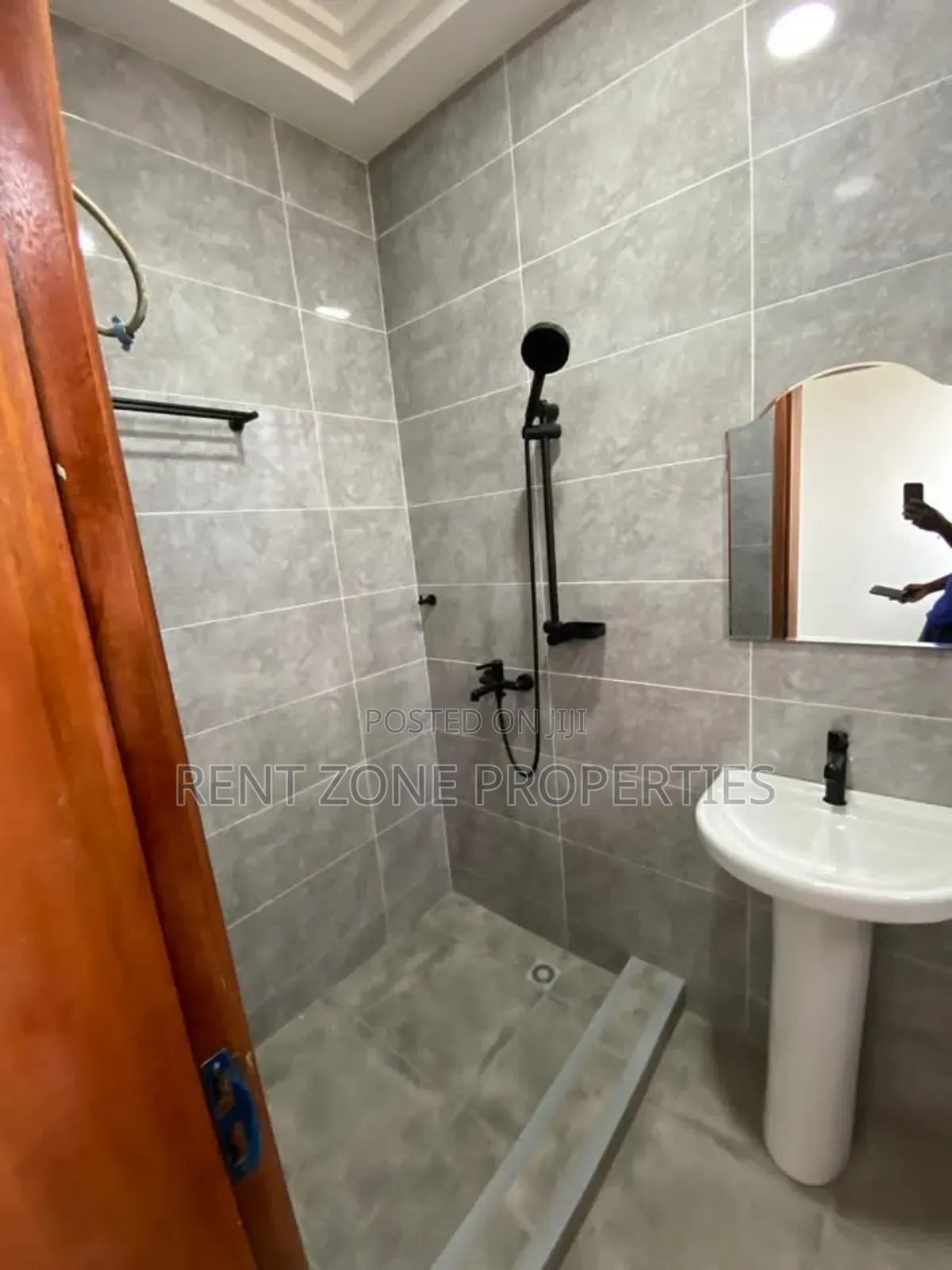 2bdrm Apartment in Ofankor for rent