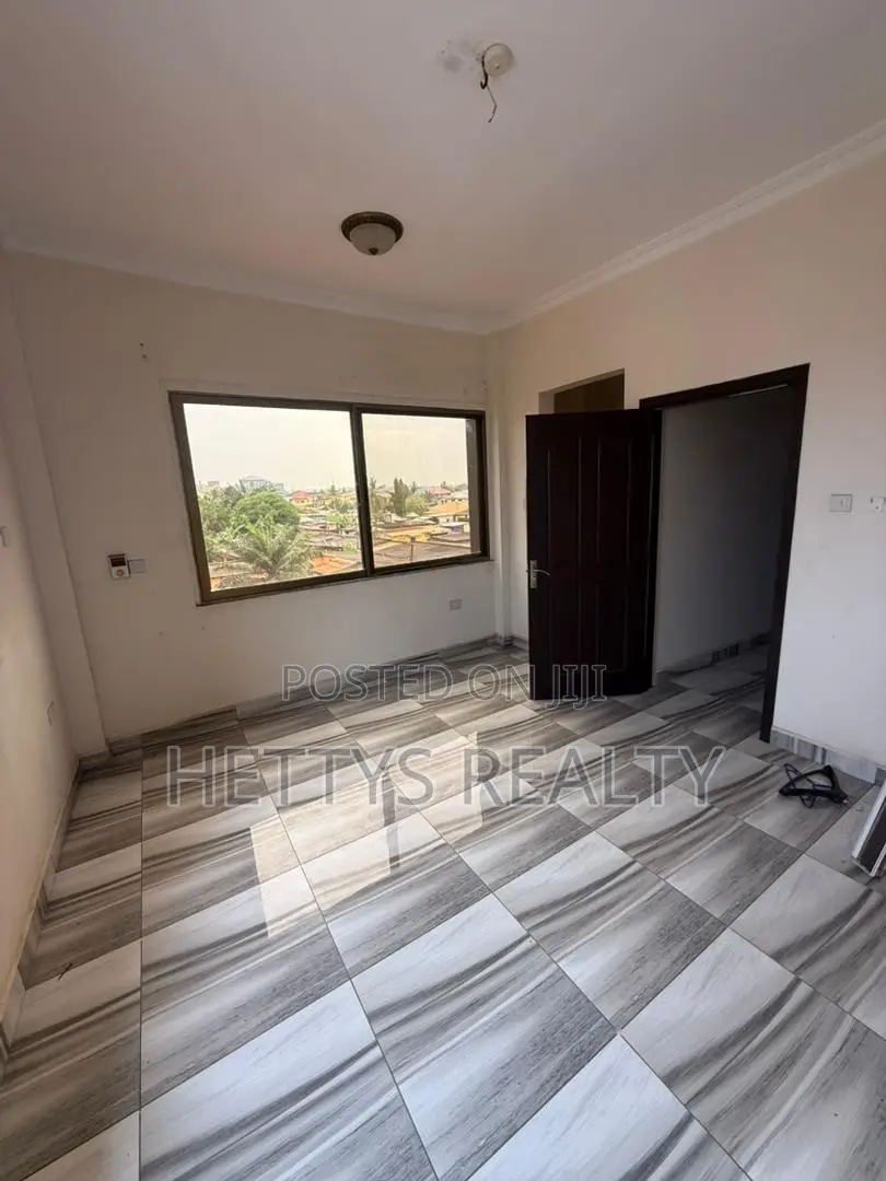 3bdrm Apartment in Awoshie for rent