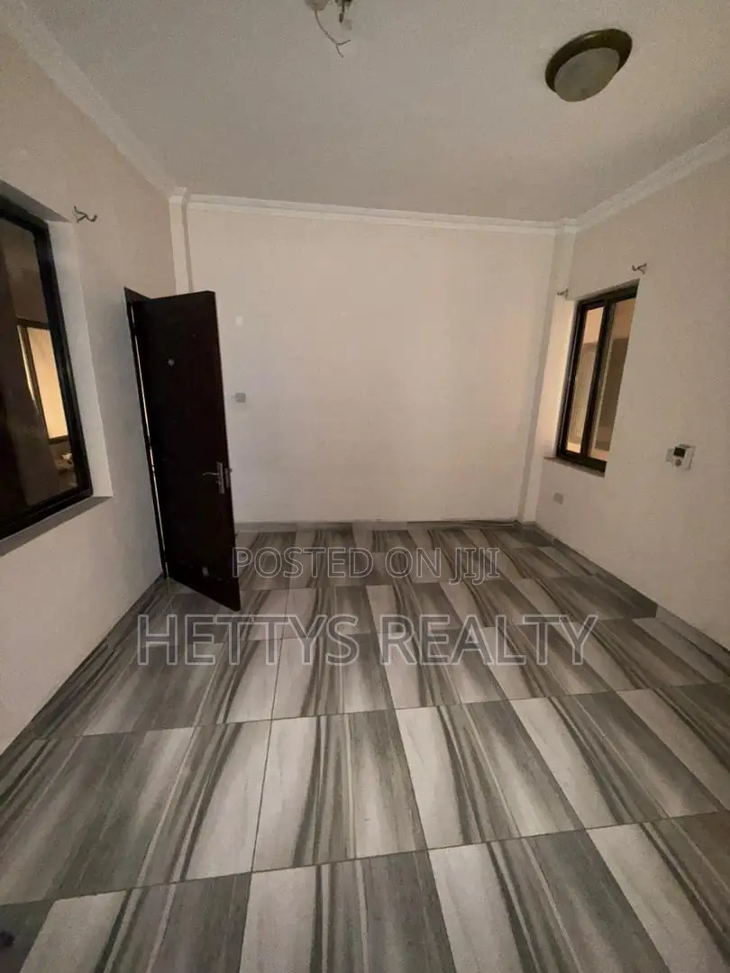 3bdrm Apartment in Awoshie for rent