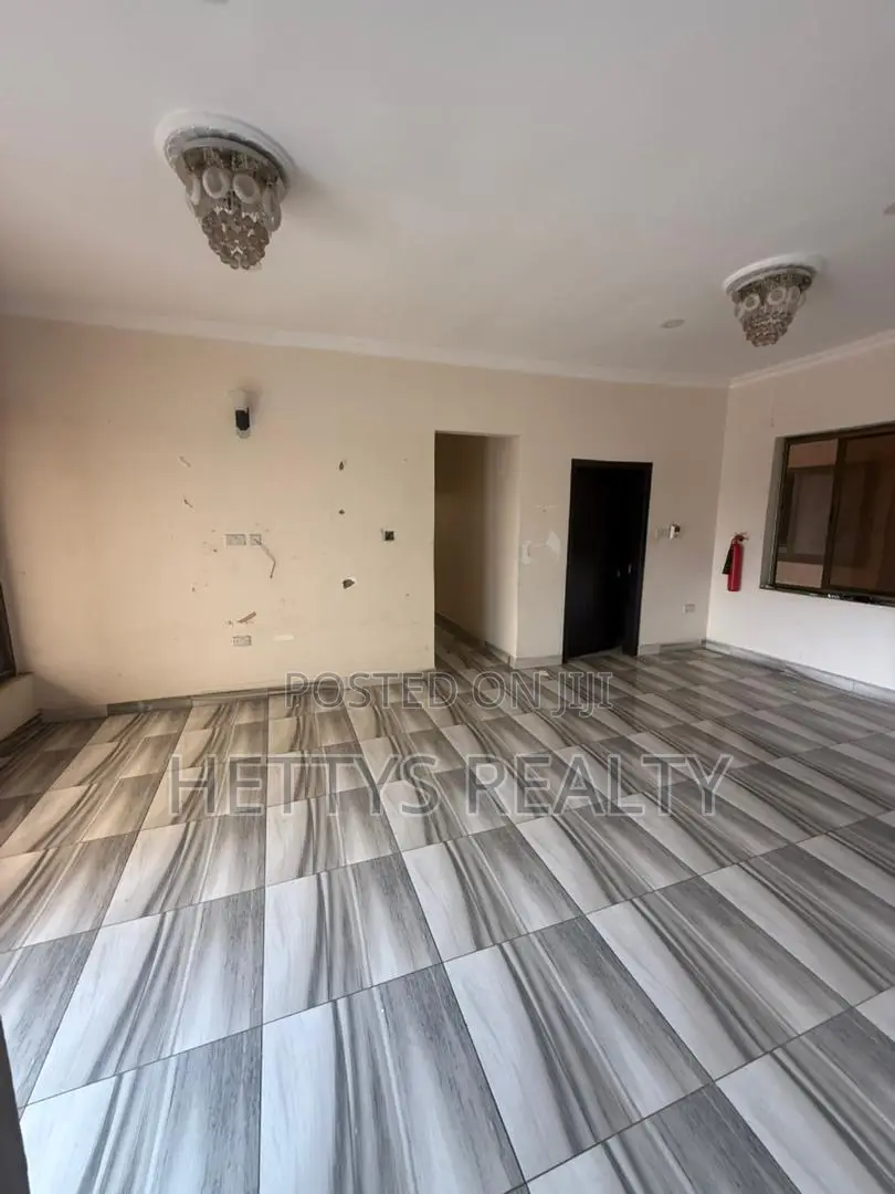 3bdrm Apartment in Awoshie for rent