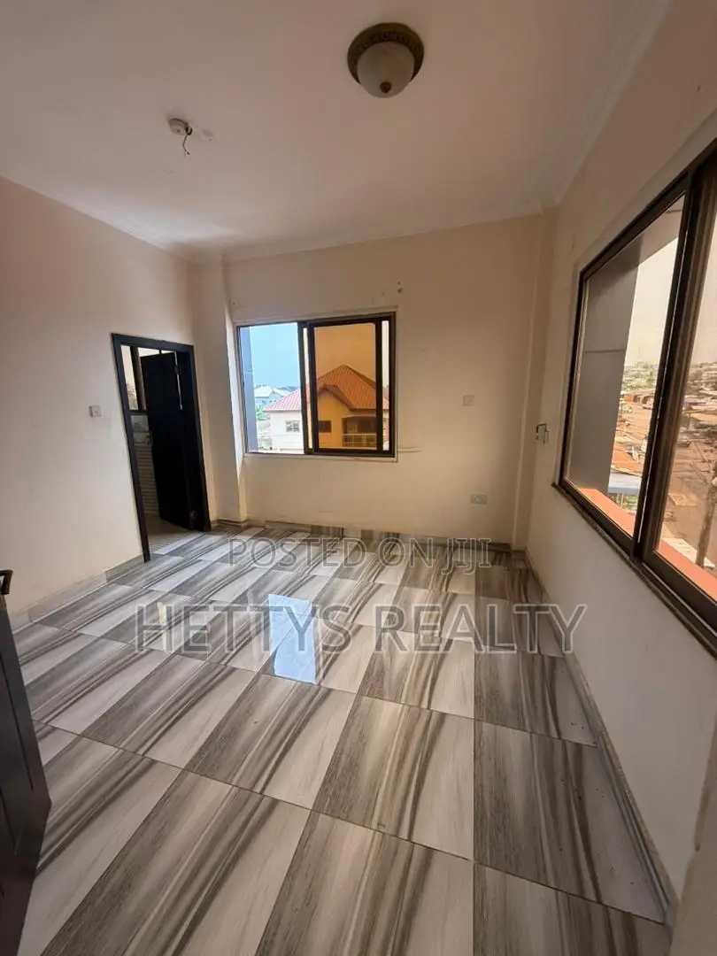 3bdrm Apartment in Awoshie for rent