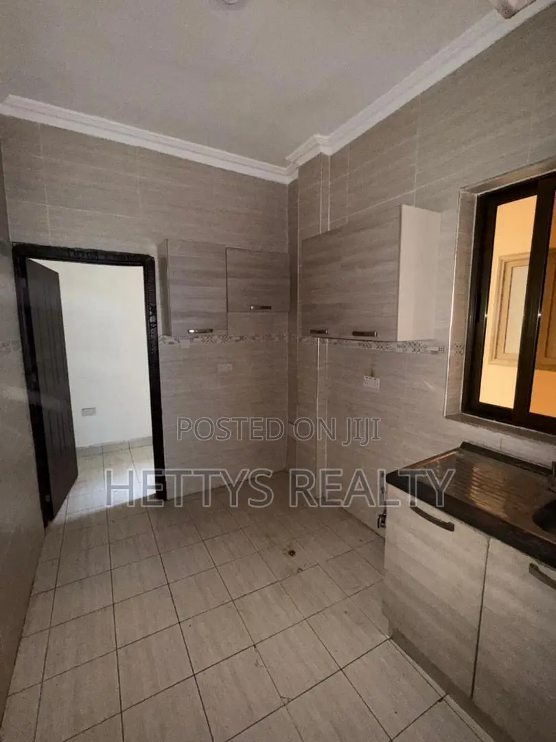 3bdrm Apartment in Awoshie for rent