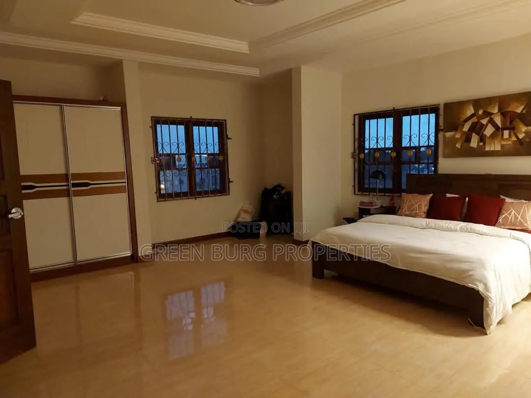 3bdrm Apartment in Green, East Legon for rent