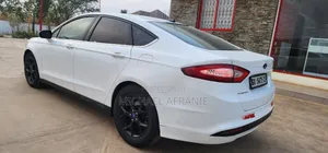 Ford Fusion SE 4dr Sedan (2.5L 4cyl 6A) 2014 White
