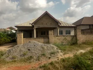 5bdrm House in Kenyasi Adwumam, Kwabre for sale