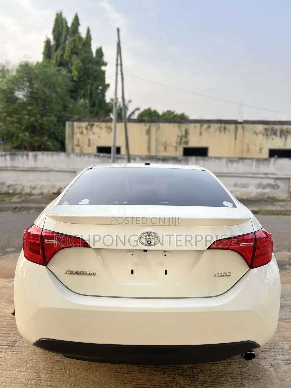 Toyota Corolla XSE 4dr Sedan (1.8L 4cyl CVT) 2017 White