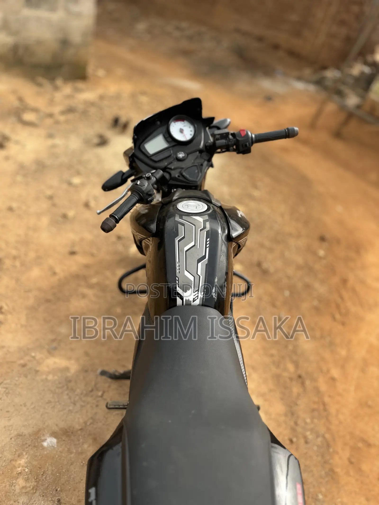 TVS Apache 180 RTR 2025 Black