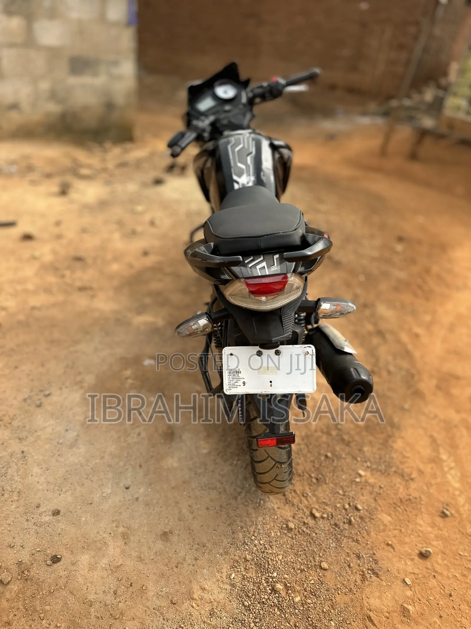 TVS Apache 180 RTR 2025 Black