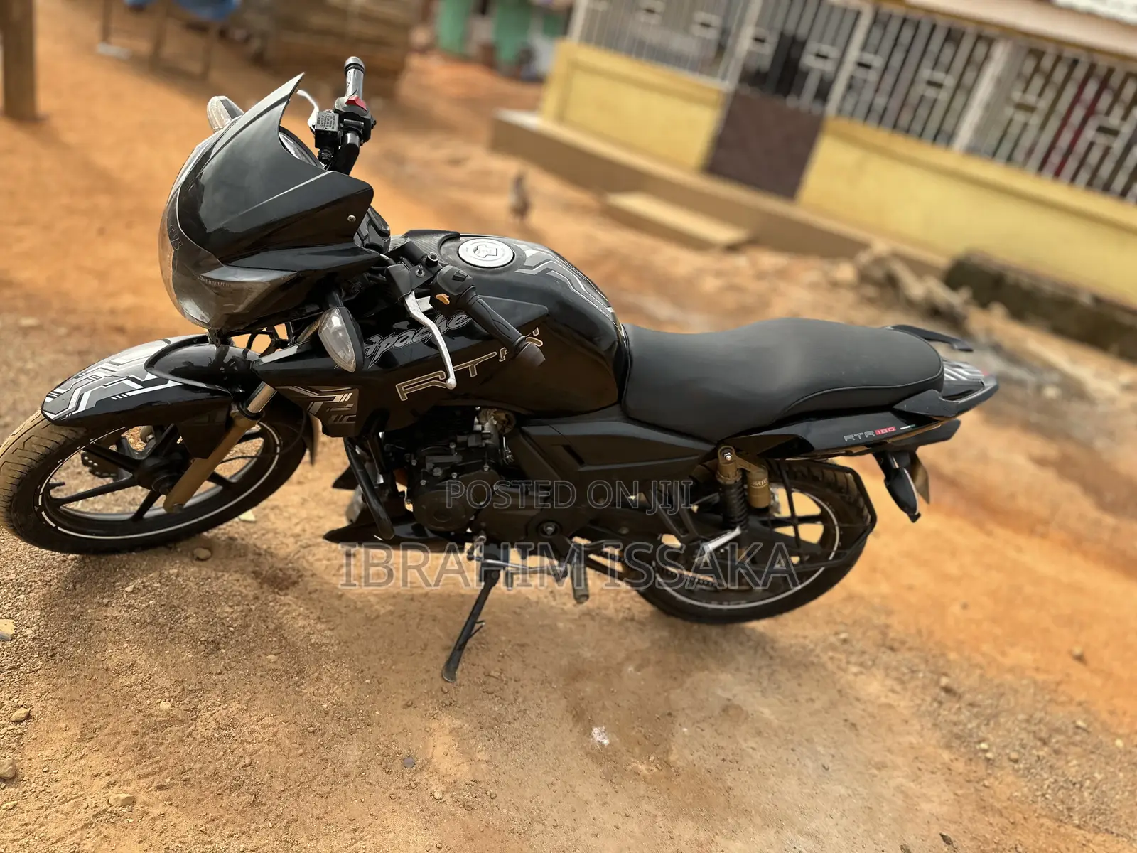 TVS Apache 180 RTR 2025 Black