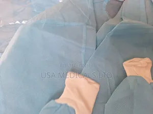Disposable Gown (Examination/Theatre)