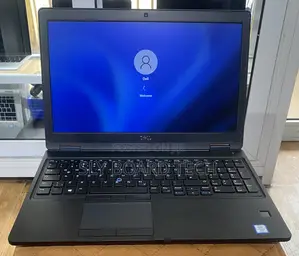 Laptop Dell Latitude 5590 8GB Intel Core i5 SSD 256GB