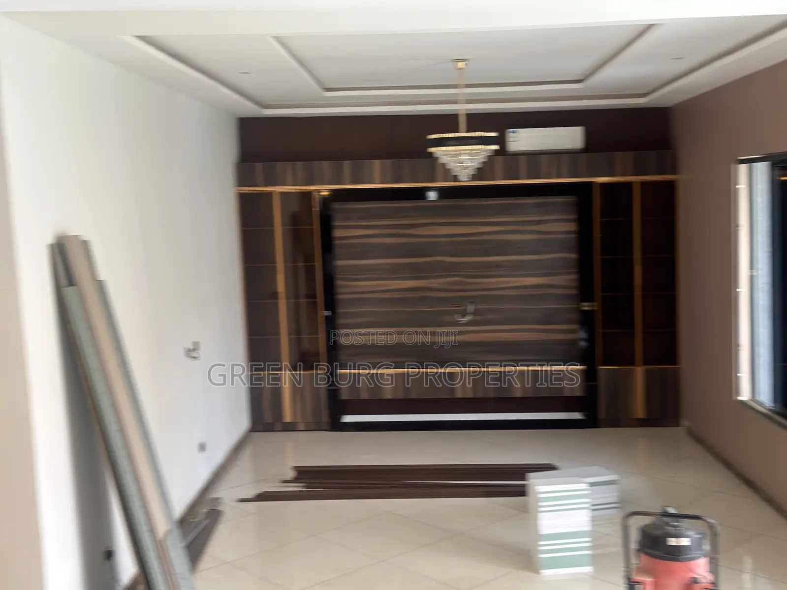 5bdrm Mansion in Green, East Legon for sale