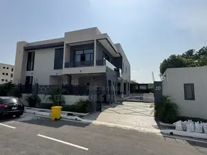 5bdrm Mansion in Green, East Legon for sale
