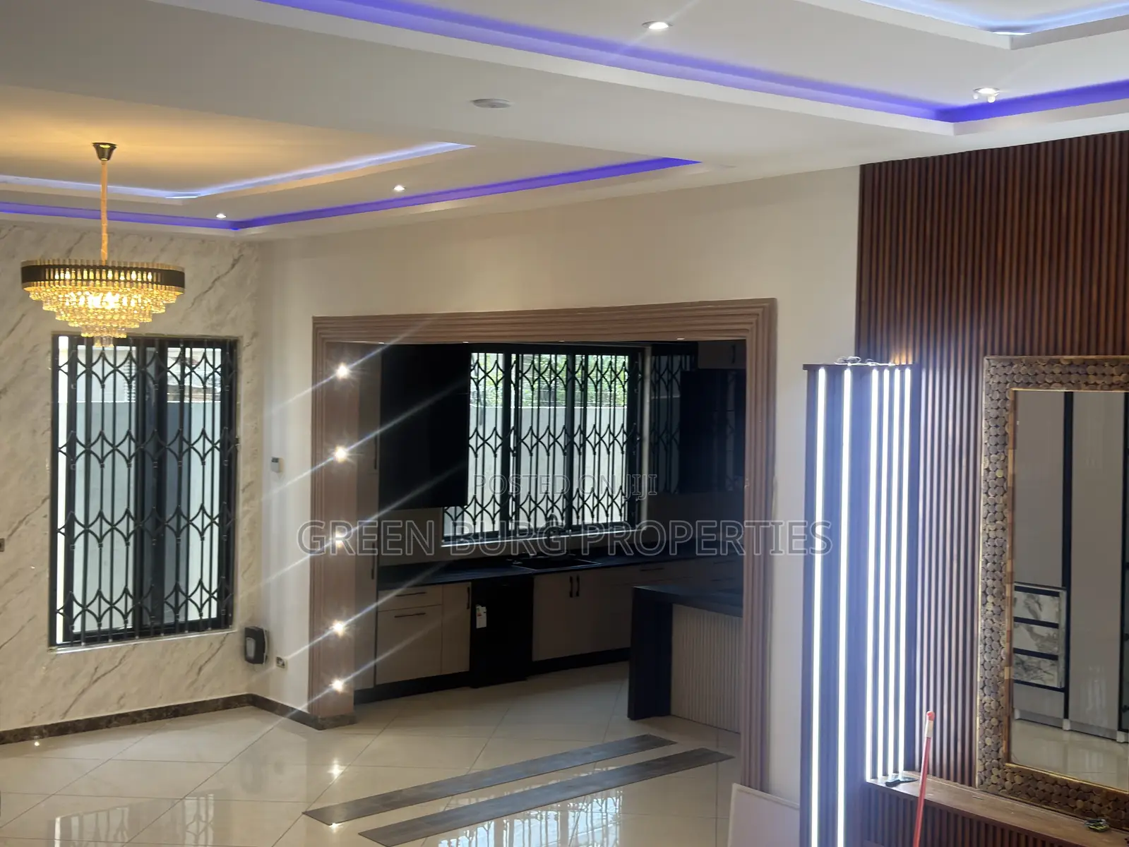 5bdrm Mansion in Green, East Legon for sale
