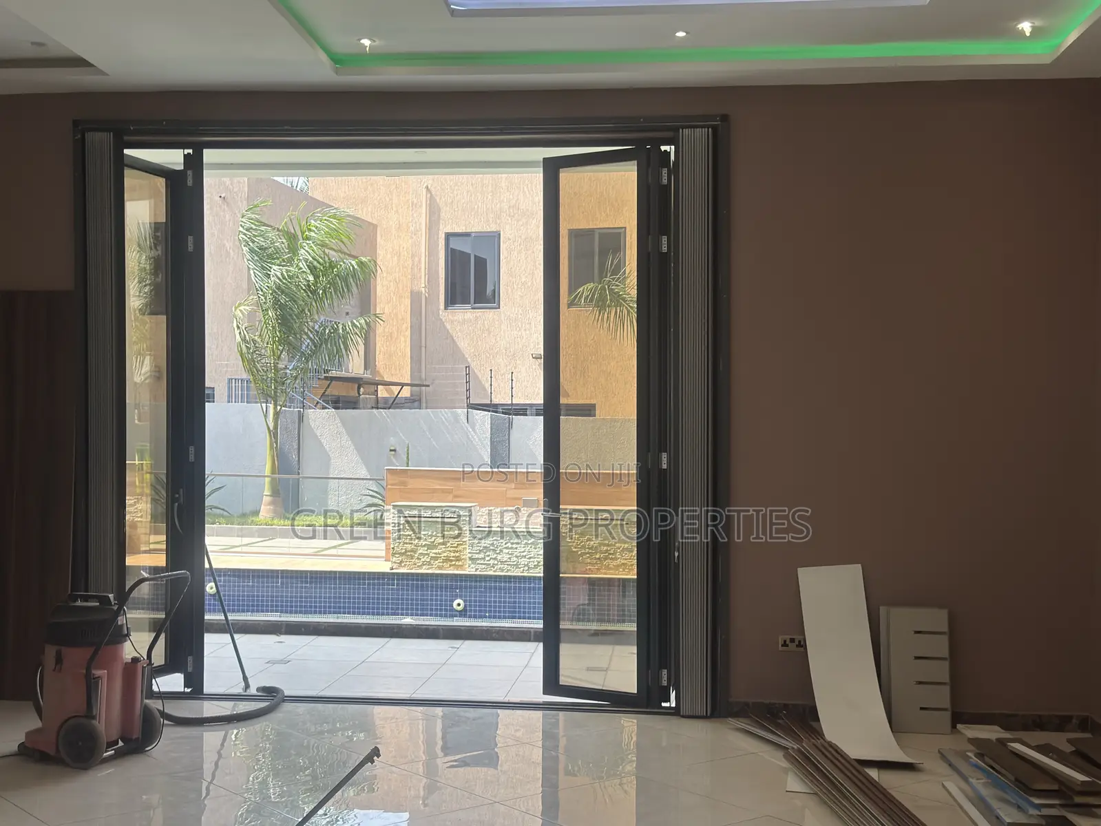 5bdrm Mansion in Green, East Legon for sale