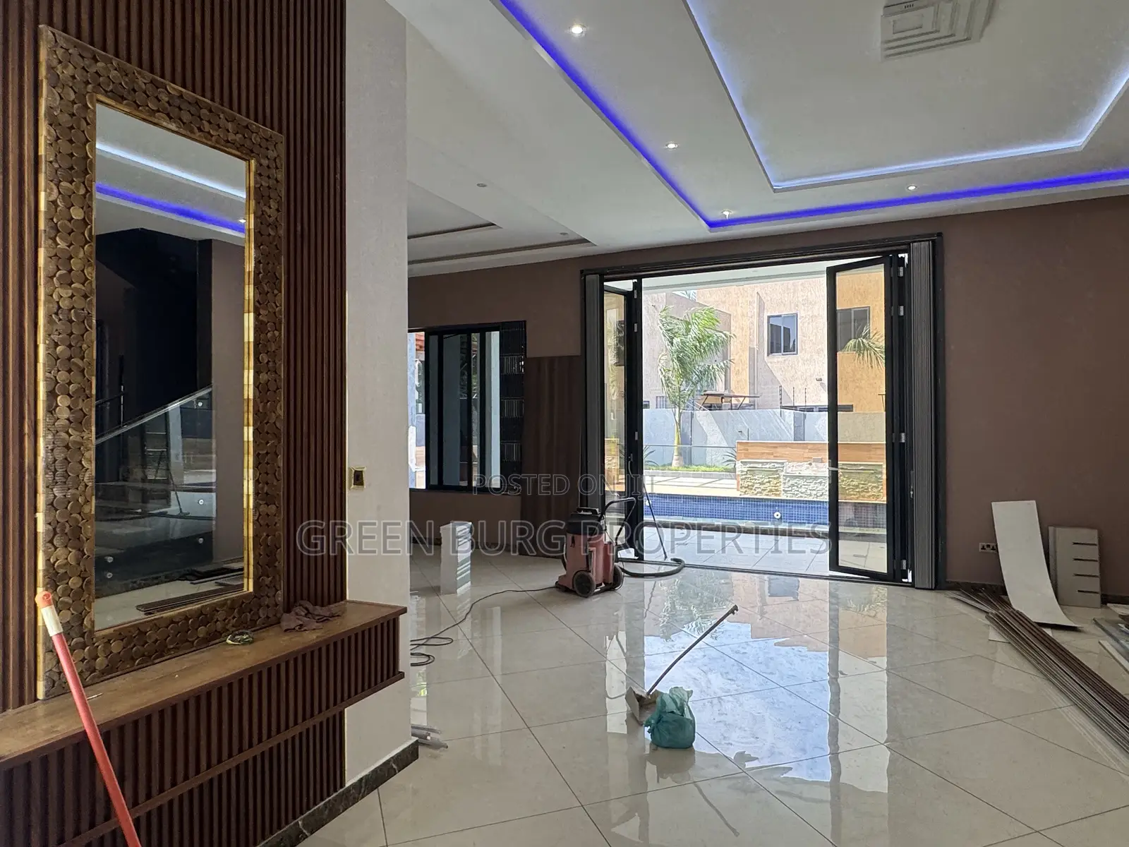 5bdrm Mansion in Green, East Legon for sale