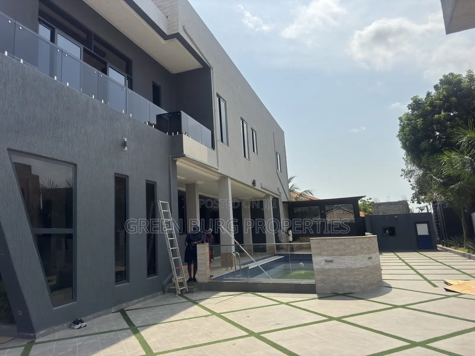 5bdrm Mansion in Green, East Legon for sale