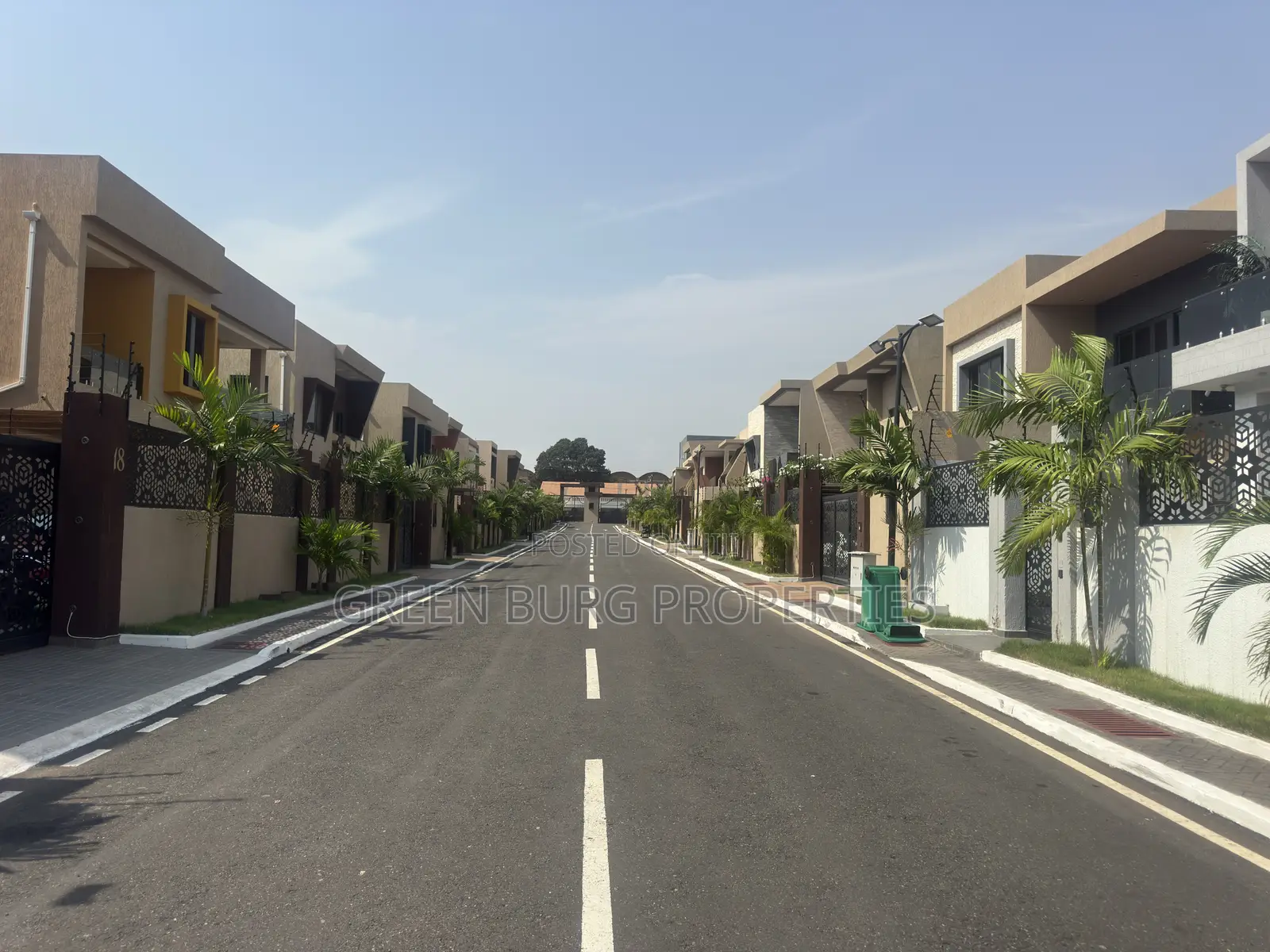5bdrm Mansion in Green, East Legon for sale