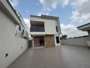 4bdrm House in Sakumono for sale