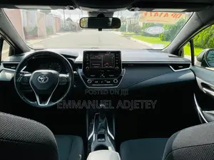 Toyota Corolla SE 2020 Blue