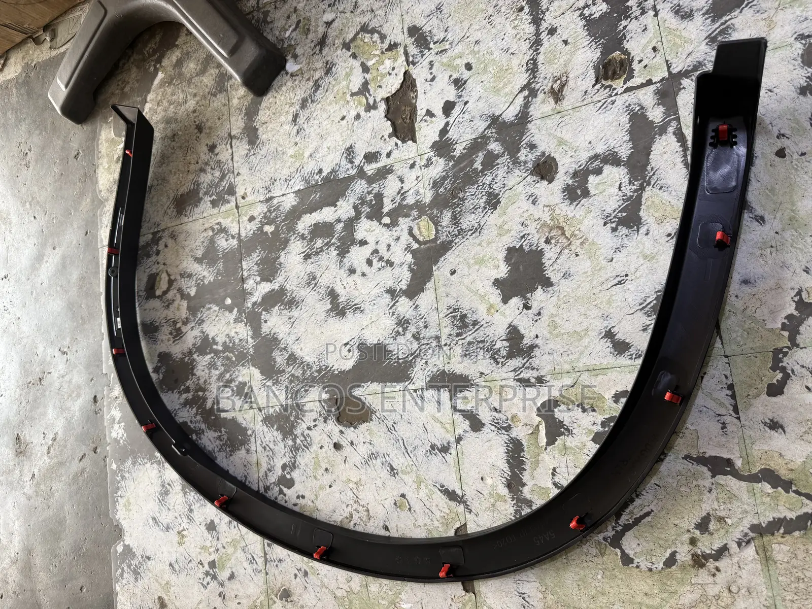 Mitsubishi Outlander 201-2024 Fender Moulding