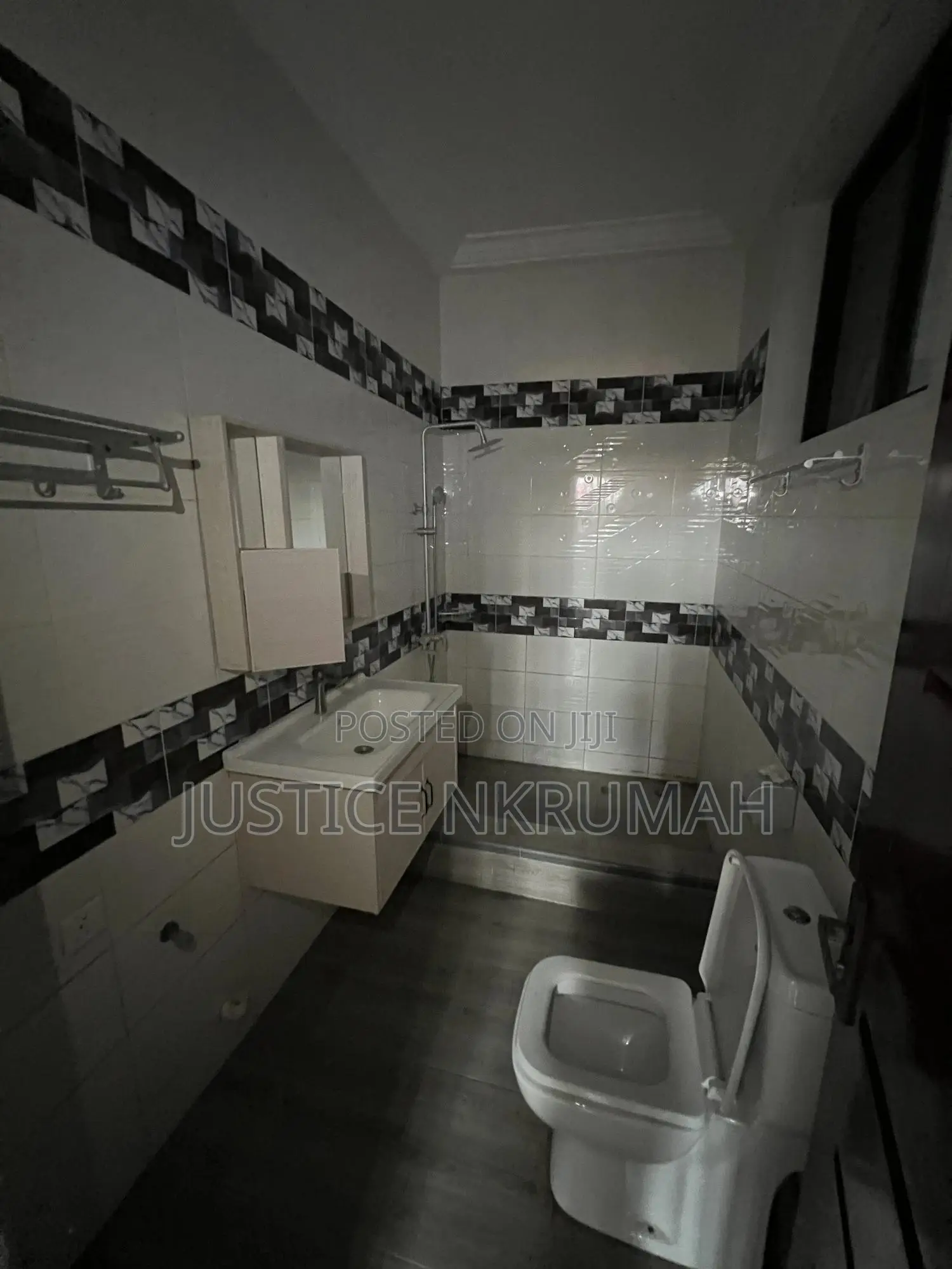 3bdrm Apartment in Mr Justice Estate, Tetegu for rent