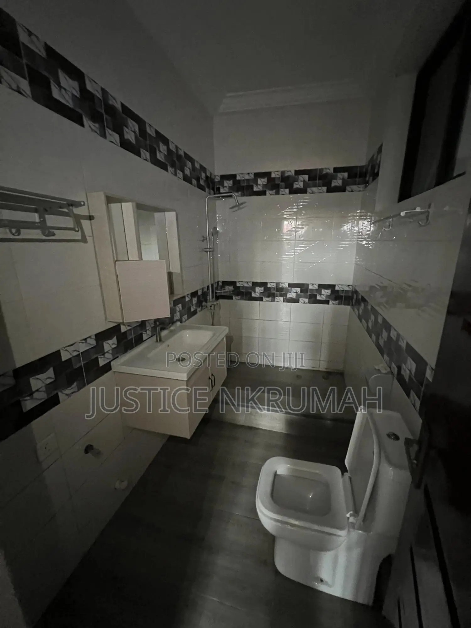 3bdrm Apartment in Mr Justice Estate, Tetegu for rent