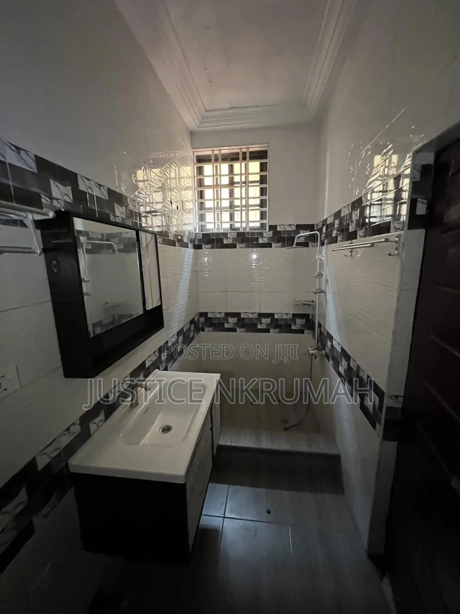 3bdrm Apartment in Mr Justice Estate, Tetegu for rent