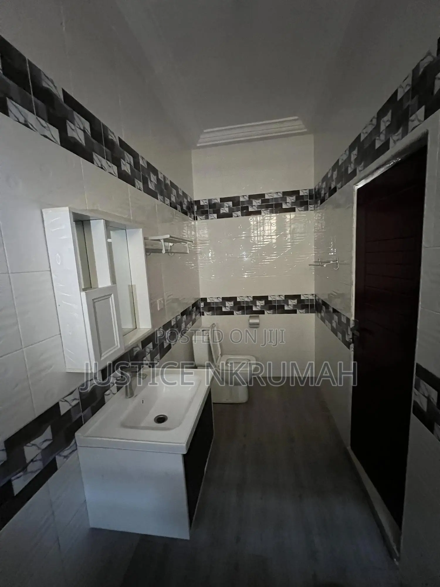 3bdrm Apartment in Mr Justice Estate, Tetegu for rent