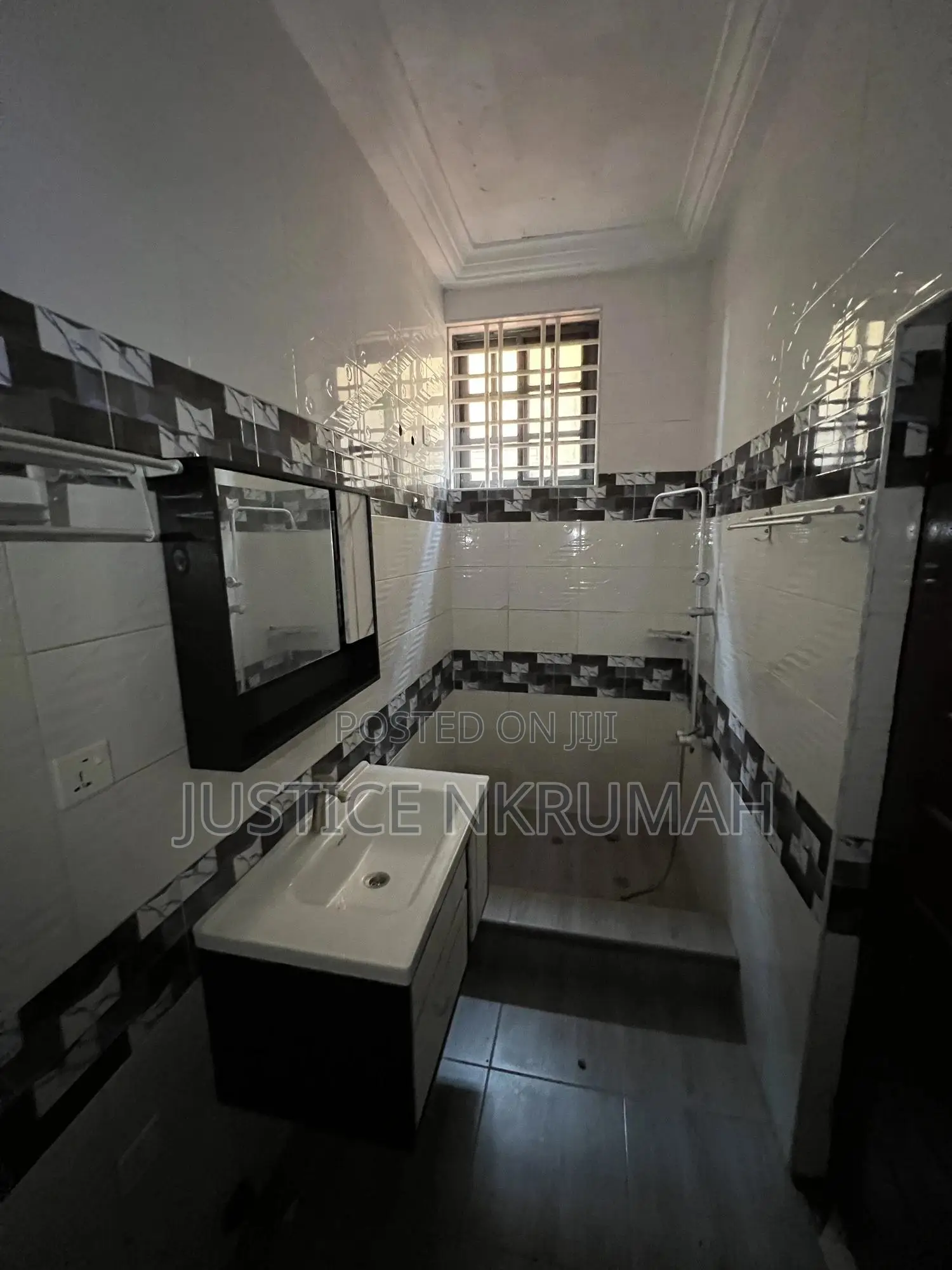 3bdrm Apartment in Mr Justice Estate, Tetegu for rent