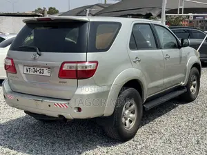 Toyota Fortuner 2.5 D AWD 2008 Silver