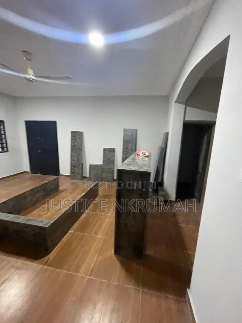 2bdrm Apartment in Mr Justice Estate, West Hills Mall Area for rent