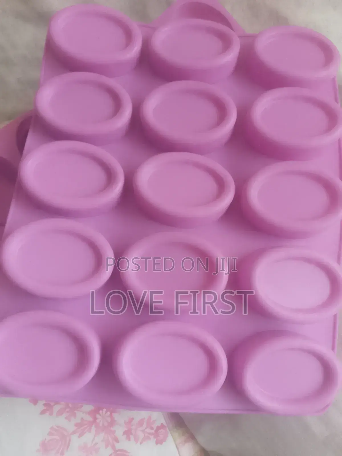 15 Cavities Oval Silicone Soap Mold
