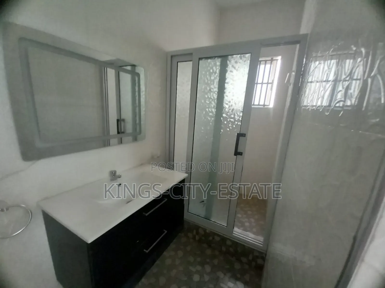 3bdrm House in Kwabenya Acp for sale