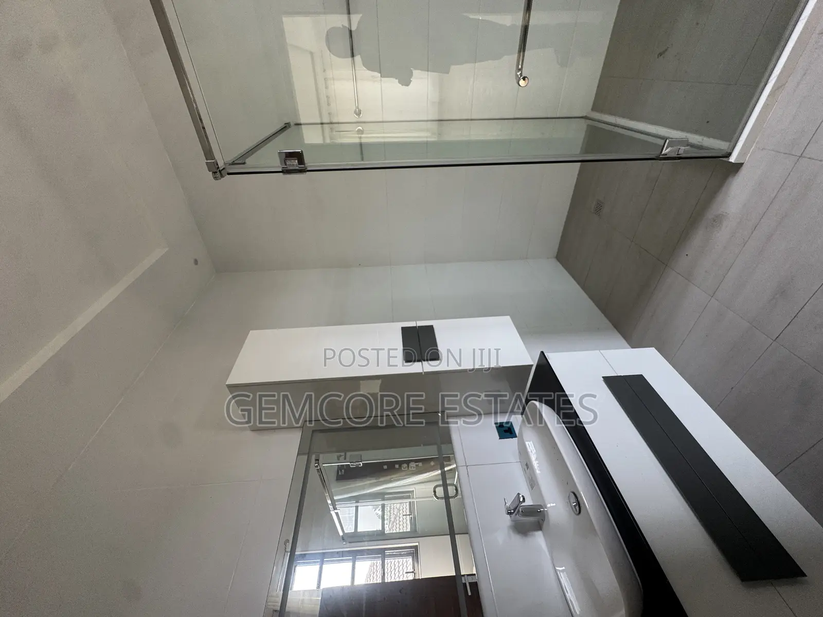 4bdrm House in East Legon for rent