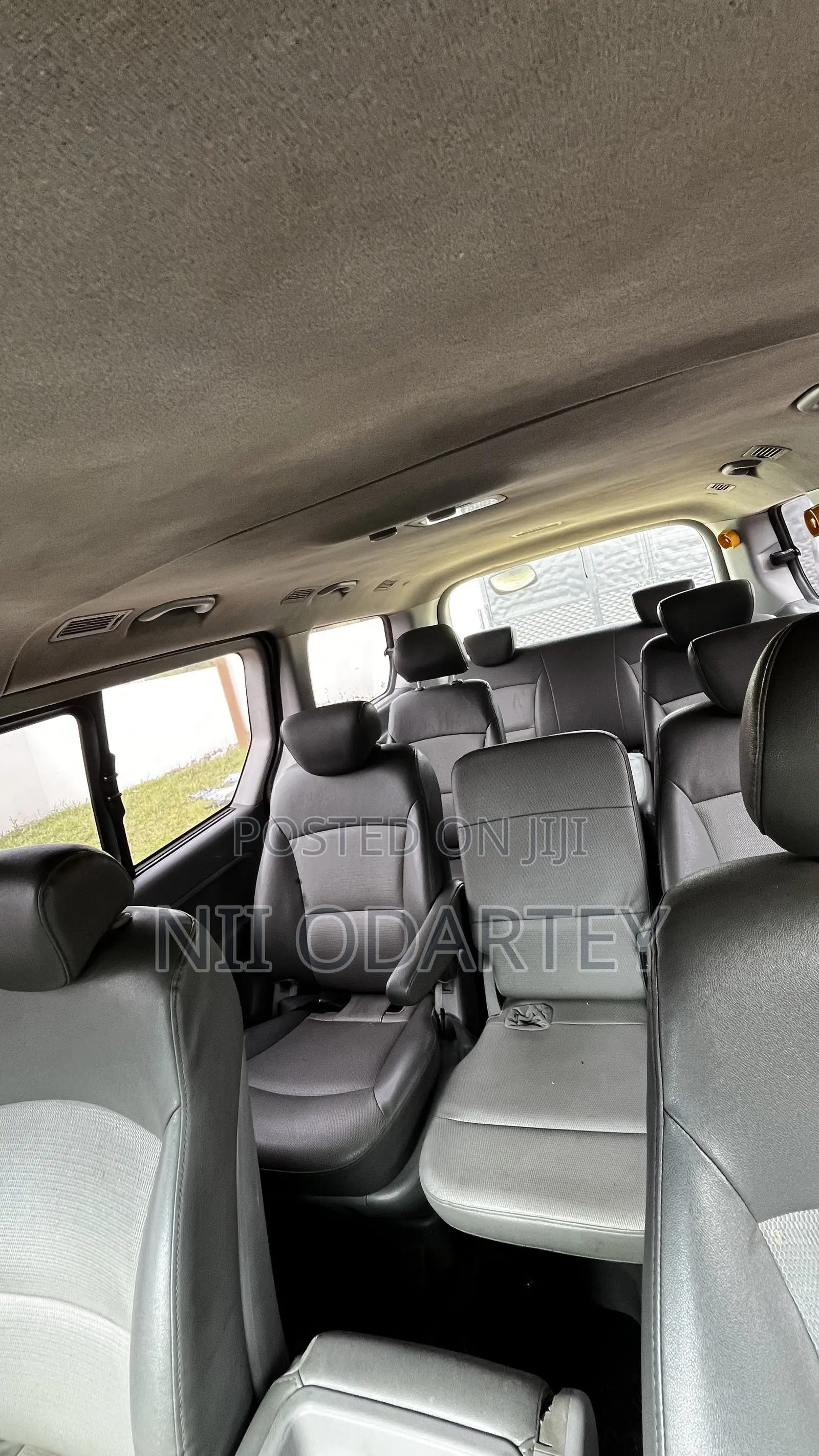 Hyundai Starex 2011 Yellow