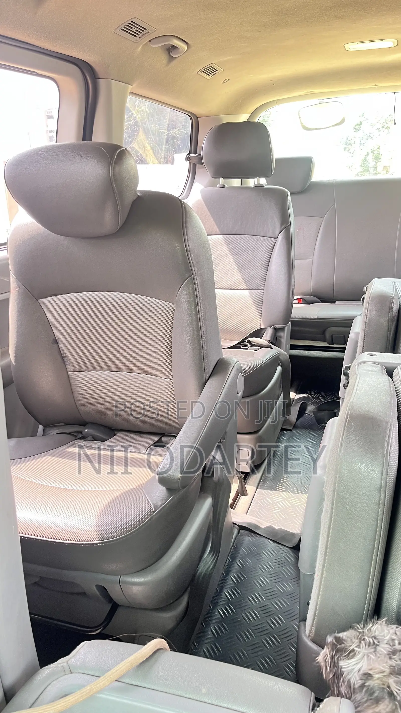 Hyundai Starex 2011 Yellow