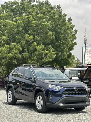 Toyota RAV4 XLE AWD 2020 Blue