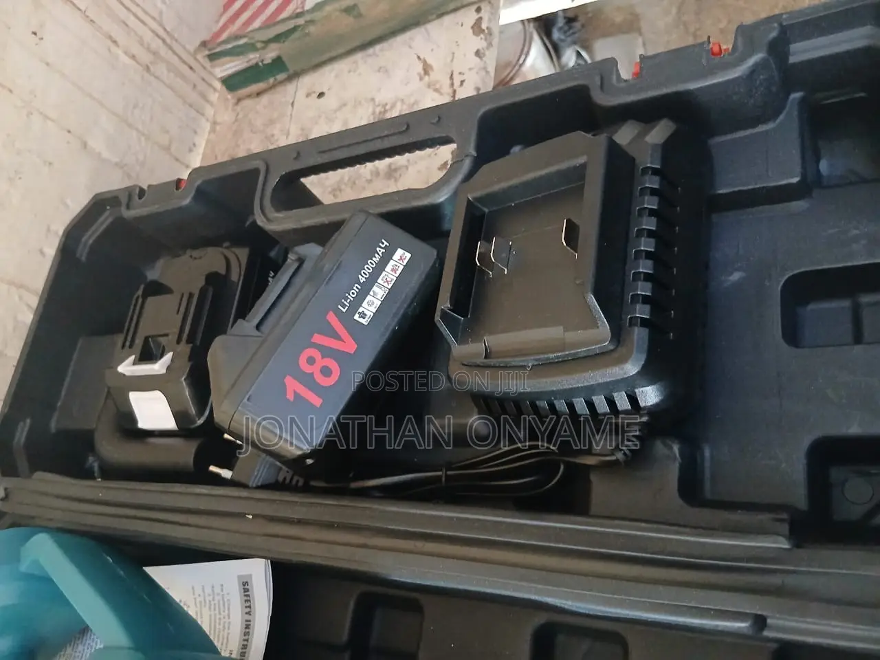 Powerful Cordless Chainsaw – Rechargeable, Portable Super Sharp