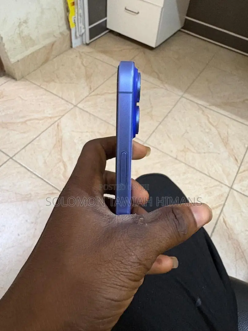 New Apple iPhone 16 128 GB Blue