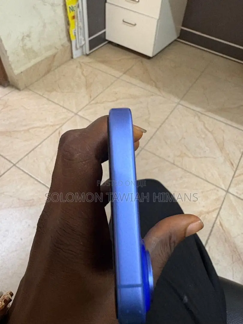 New Apple iPhone 16 128 GB Blue