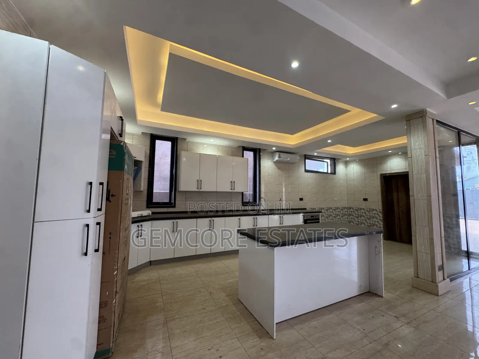 4bdrm House in New Nation, Lake Side Estate for sale