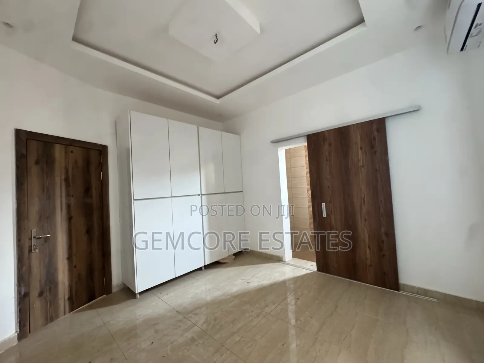 4bdrm House in New Nation, Lake Side Estate for sale