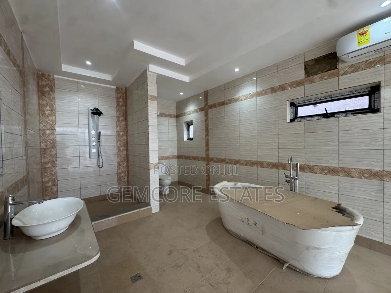 4bdrm House in New Nation, Lake Side Estate for sale