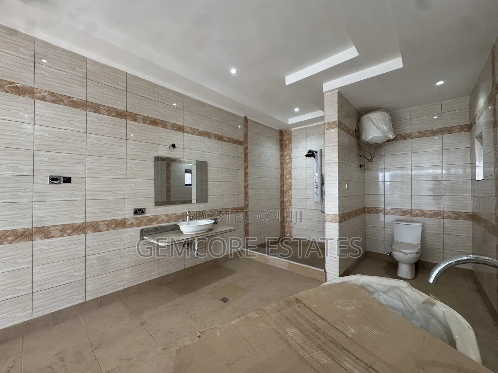 4bdrm House in New Nation, Lake Side Estate for sale